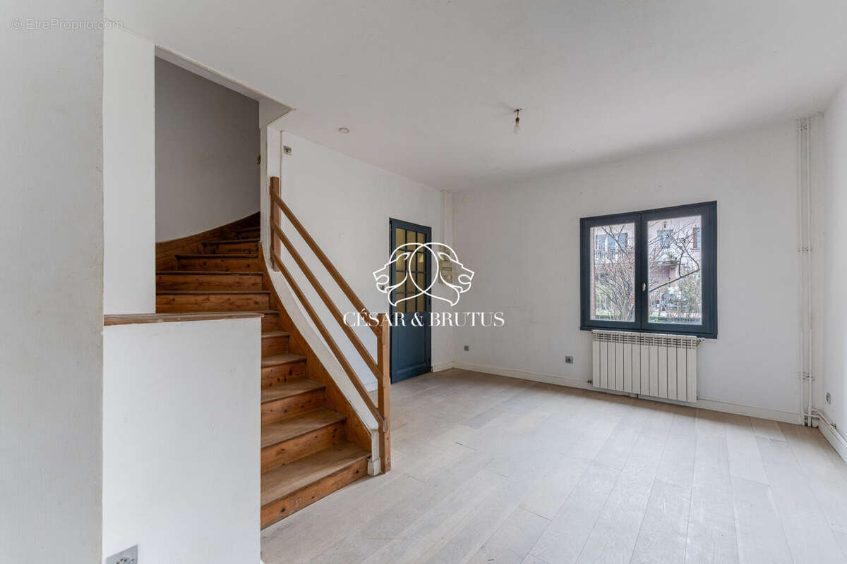 Appartement à LYON-8E
