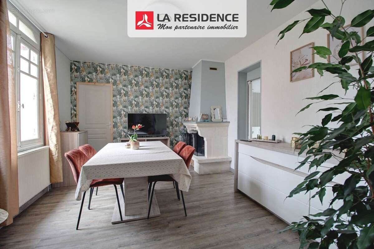 Maison à SAINT-ETIENNE-DU-ROUVRAY