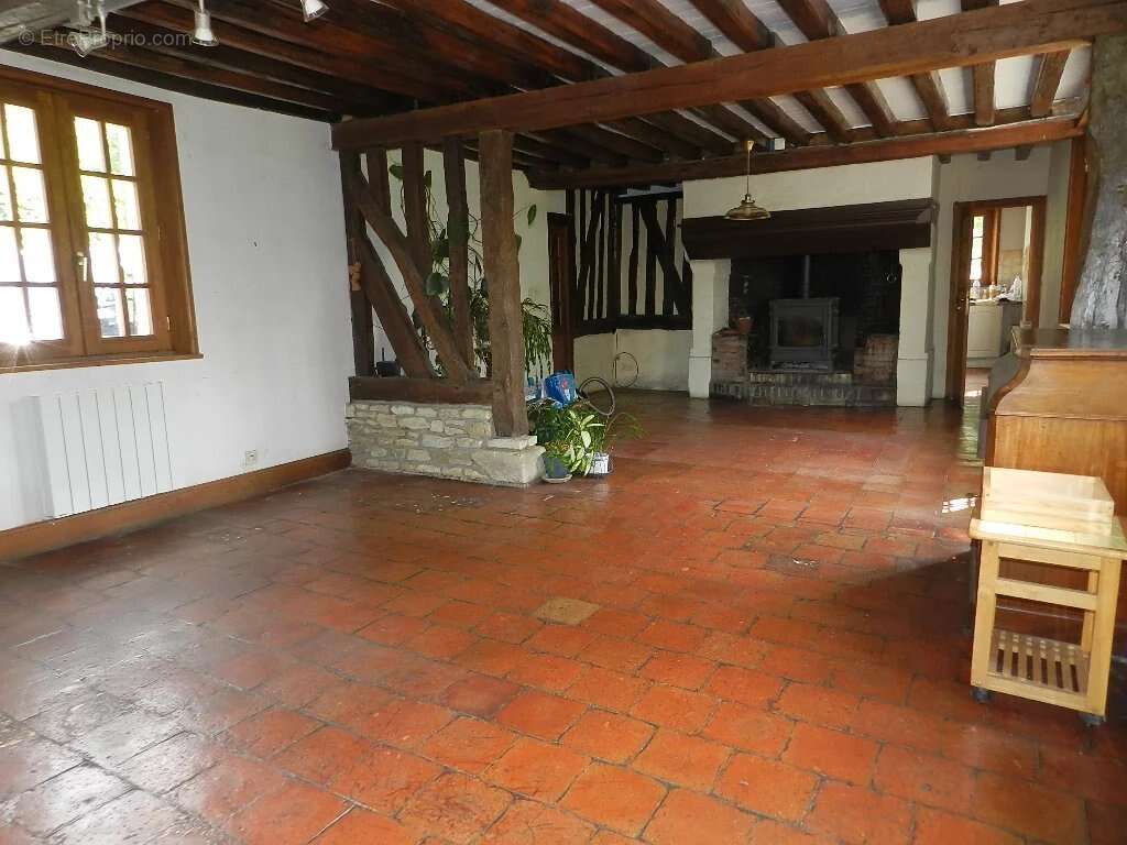 Maison à SAINT-PIERRE-SUR-DIVES