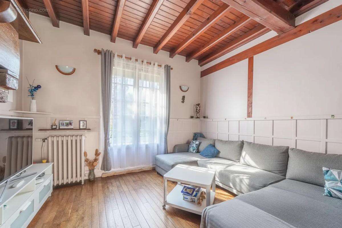 Maison à MONTEVRAIN