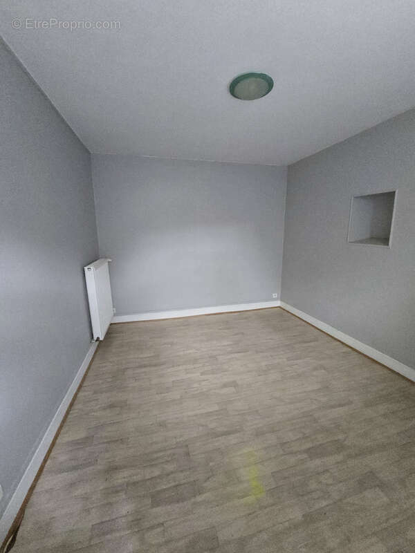 Maison à DUN-SUR-AURON