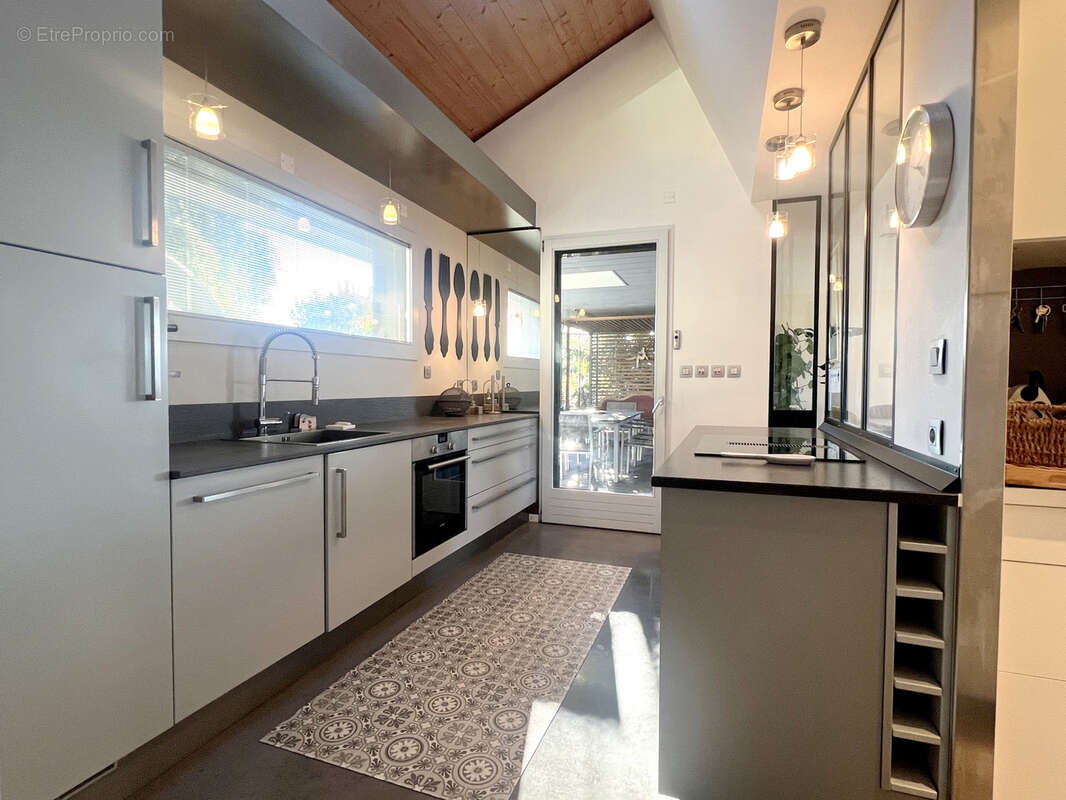 Maison à COLLONGES-SOUS-SALEVE