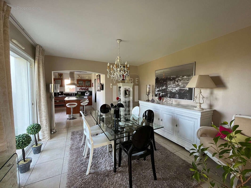 Maison à LA CHAPELLE-BASSE-MER