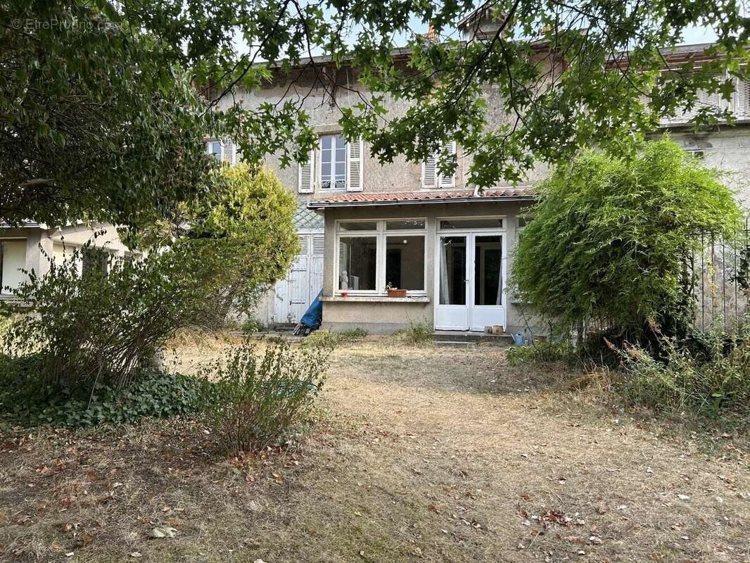 Maison 265 m² à Bressuire  - photo 26