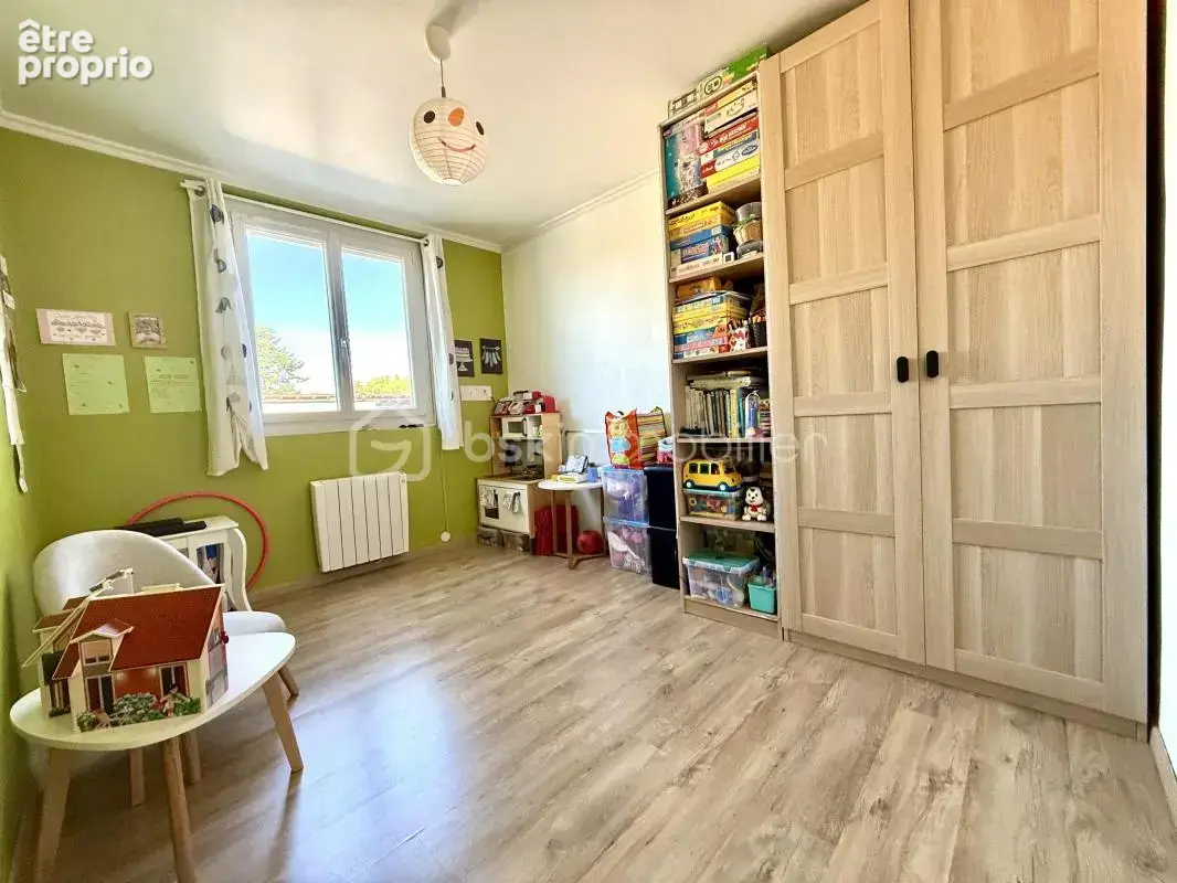 GENAS AZIEU - T4 avec balcon, dépendance et garage - photo 5