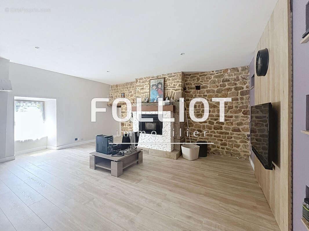 Maison à SAINT-AUBIN-DU-CORMIER