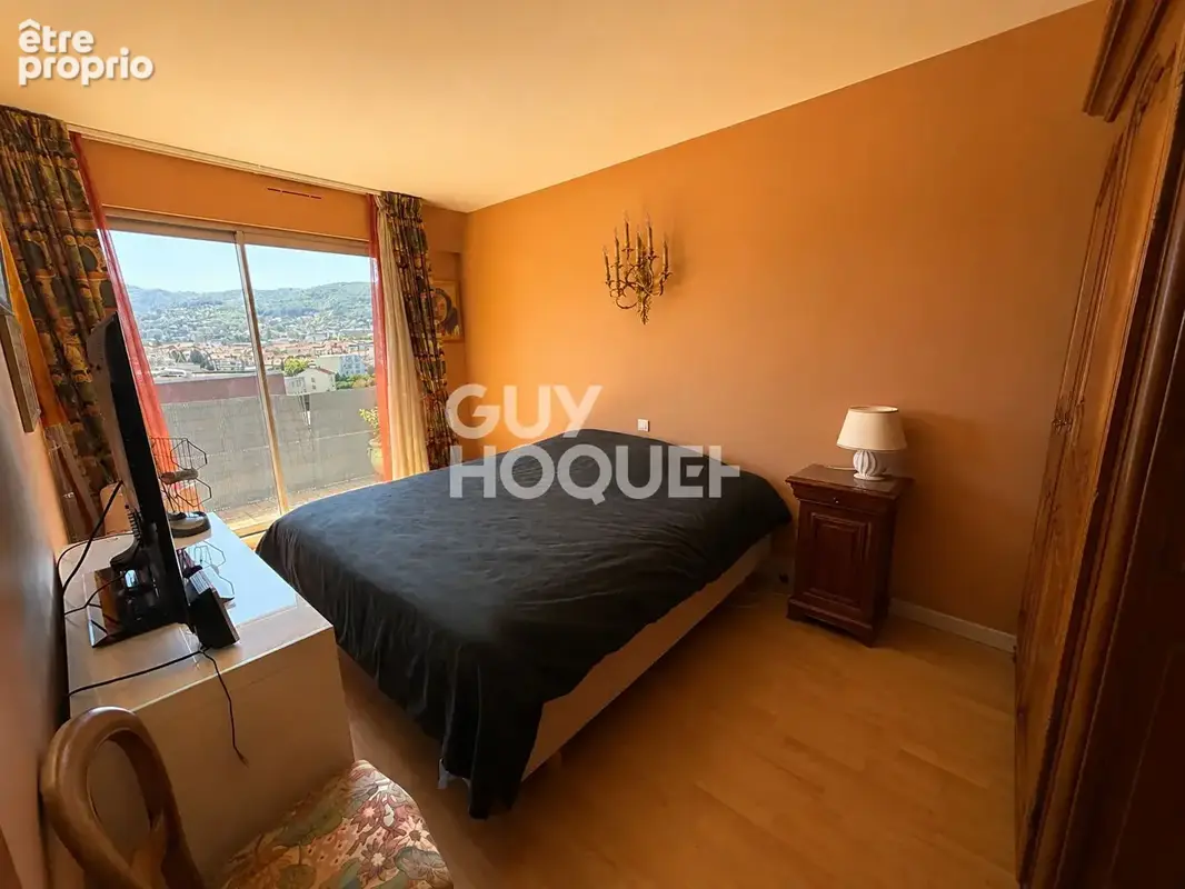 CLERMONT FERRAND- Appartement dernier étage 94 m2, balcons et parking - photo 6