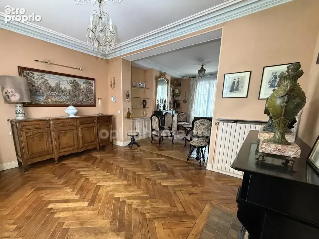 LISIEUX – Maison de caractère, 7 chambres, jardin et vue dégagée, proche centre ville - photo 7