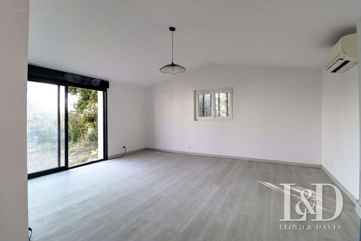 Maison à GARRIGUES-SAINTE-EULALIE