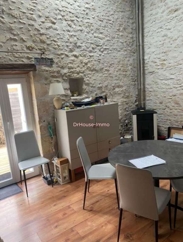 Maison 75 m² à Corme-Ecluse  - photo 5