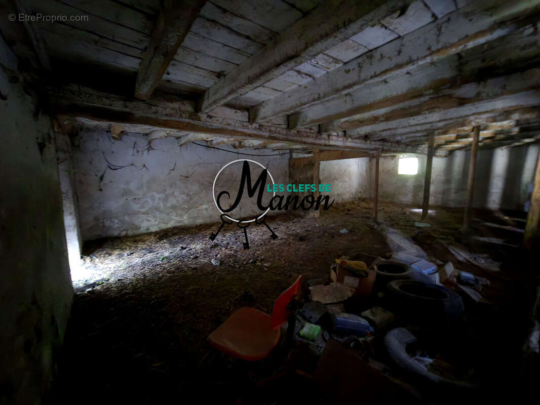 Ensemble immobilier en pierres à fort potentiel   Idéal projet de rénovation / Aménagement - photo 4