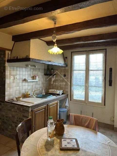 Maison à CHIRAT-L&#039;EGLISE