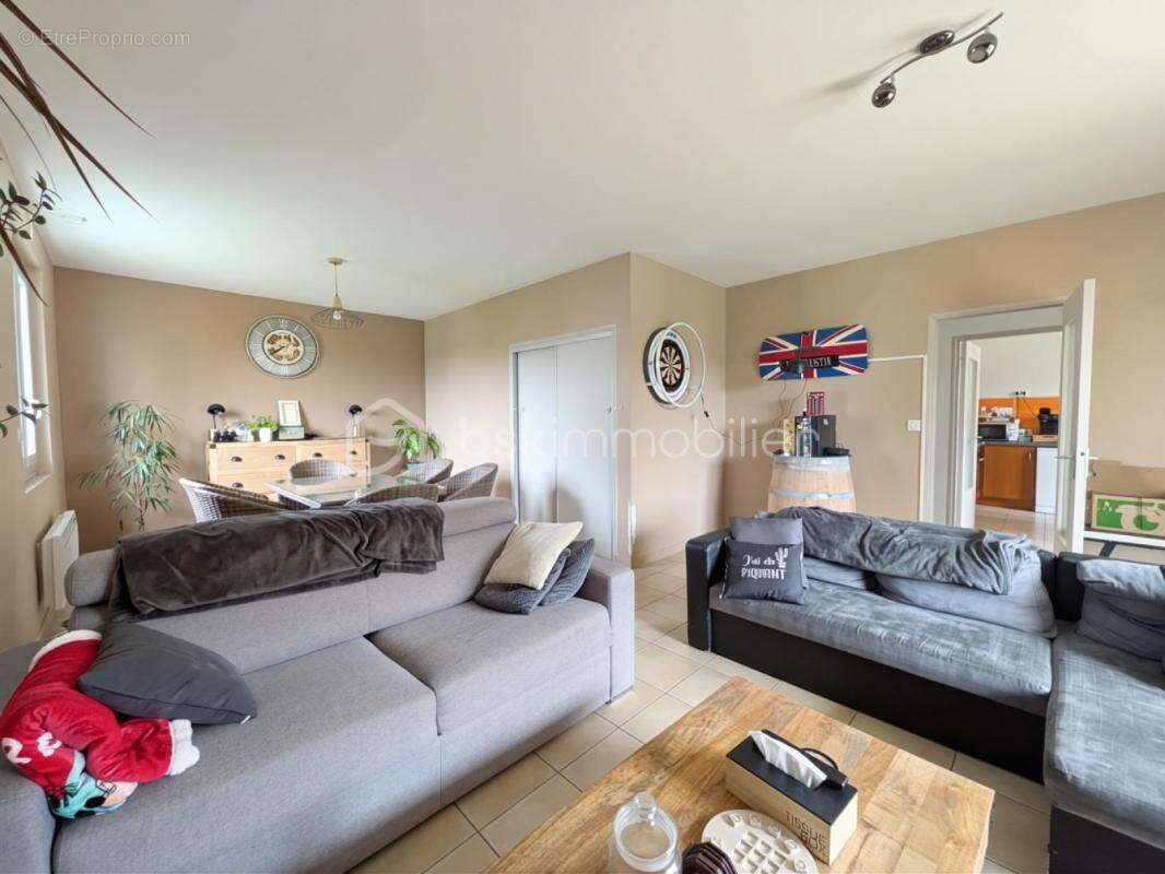 Maison à VIC-FEZENSAC