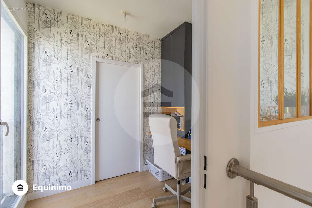 Appartement à NEUILLY-SUR-SEINE