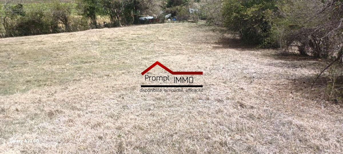 Terrain à LE VAUCLIN