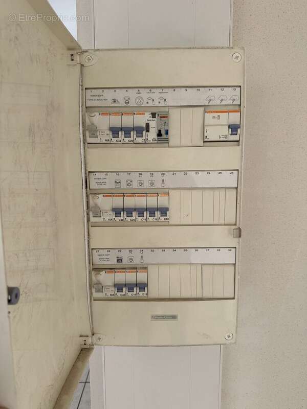 Tableau electrique - Appartement à CHAUFFAILLES