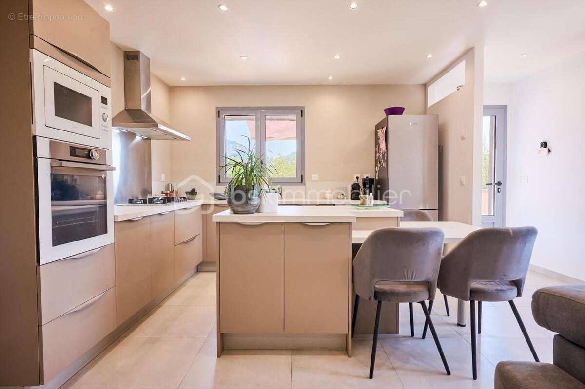 Appartement à LA VALETTE-DU-VAR