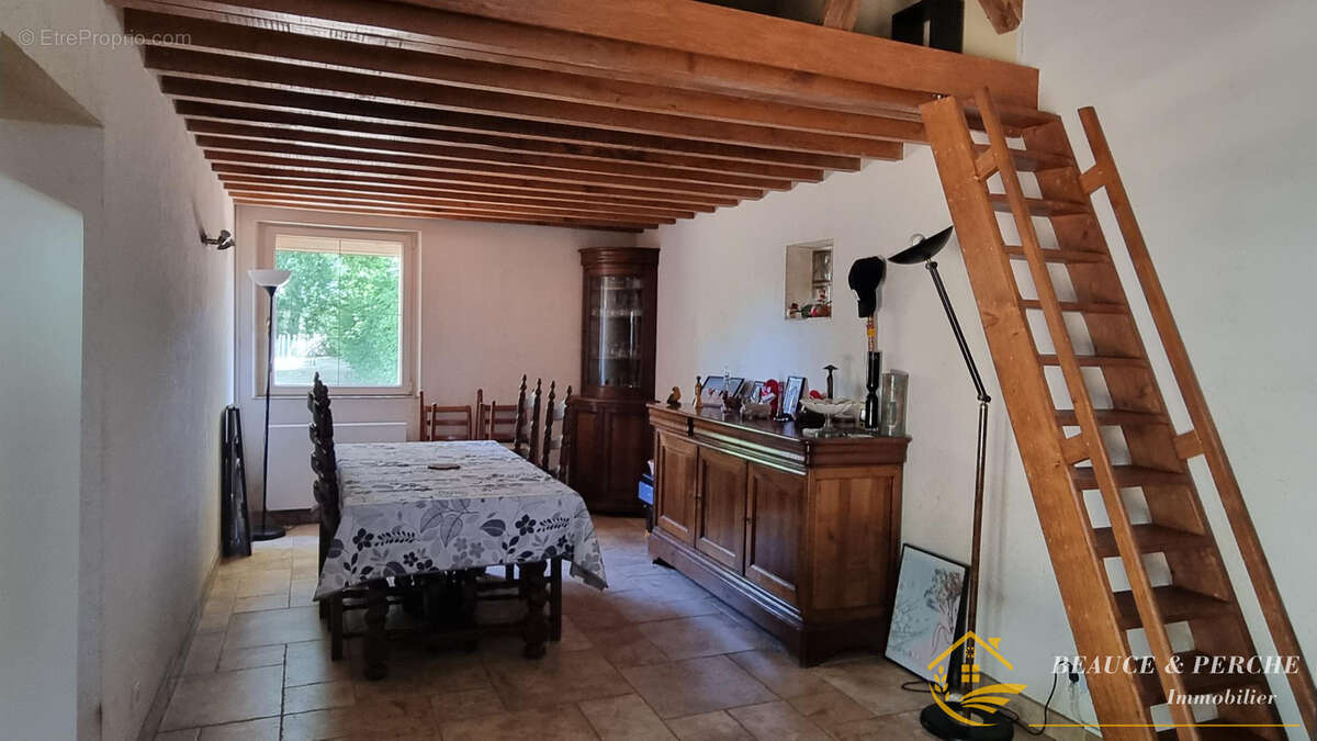 Maison 107 m² à Combres  - photo 4