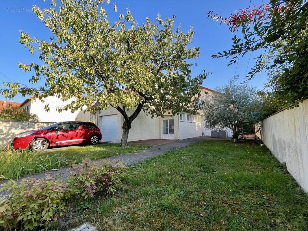 Maison à NEUILLY-SUR-MARNE