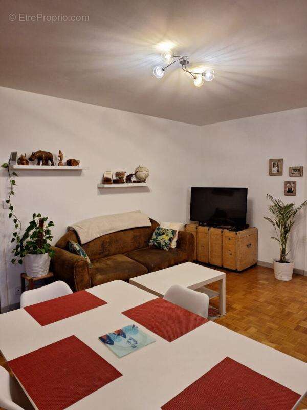 Appartement à MARSEILLE-12E