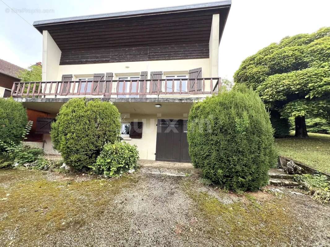 Maison à LONS-LE-SAUNIER