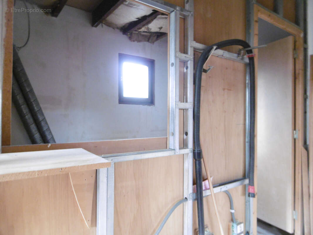 Maison à SAINT-JULIEN-DE-CIVRY