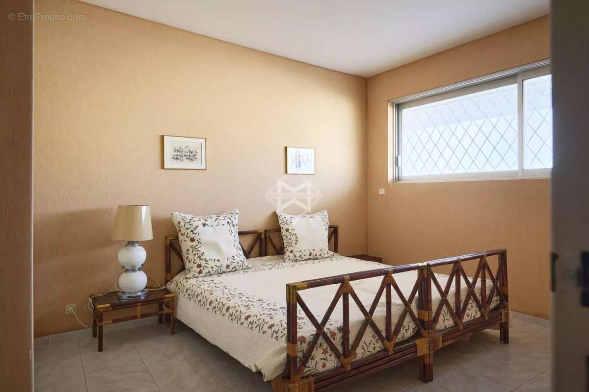 Appartement à VILLENEUVE-LOUBET