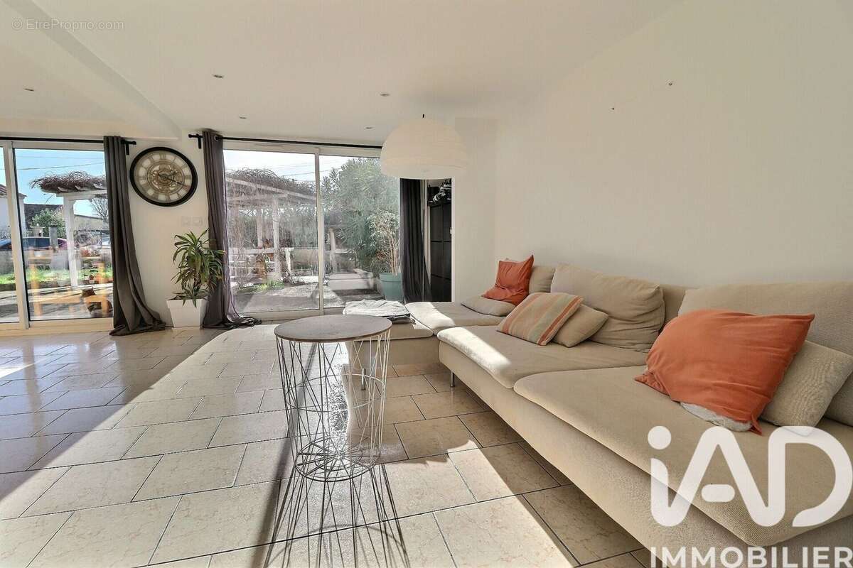 Photo 6 - Maison à SORGUES