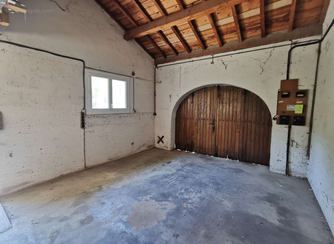 Maison 6 pièces - 170 m² - Fort potentiel - photo 3