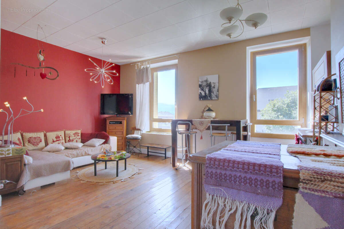 Grande maison familiale de 257 m2 avec dépendances   Saint-Germain-la-Chambotte - photo 18