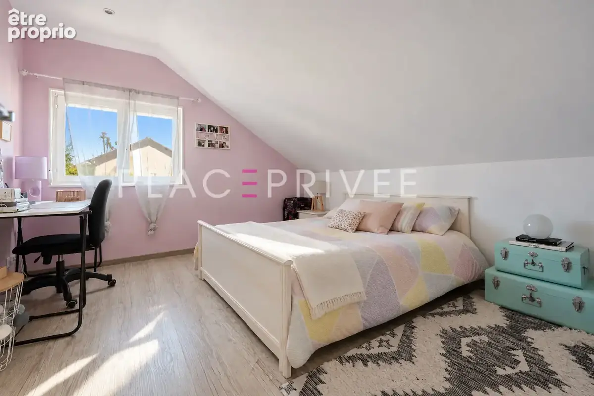 Maison avec jardin et double garage - photo 15