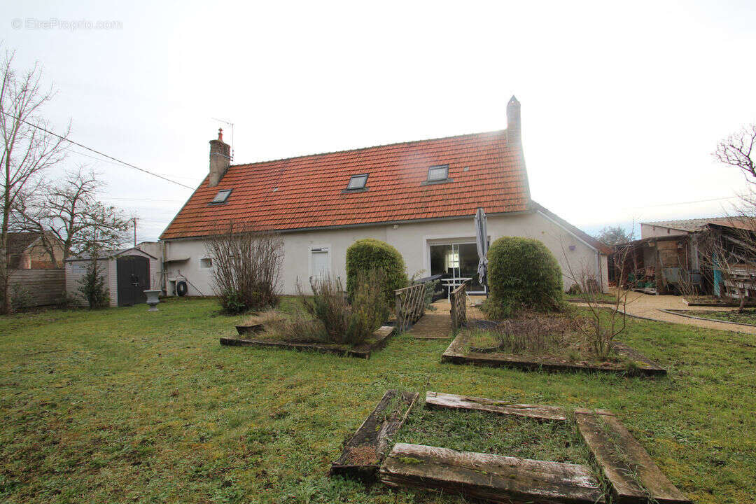 Maison à CHARRIN