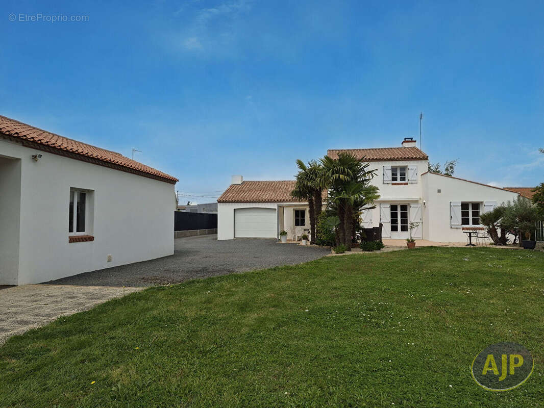 Maison à SAINT-PHILBERT-DE-GRAND-LIEU