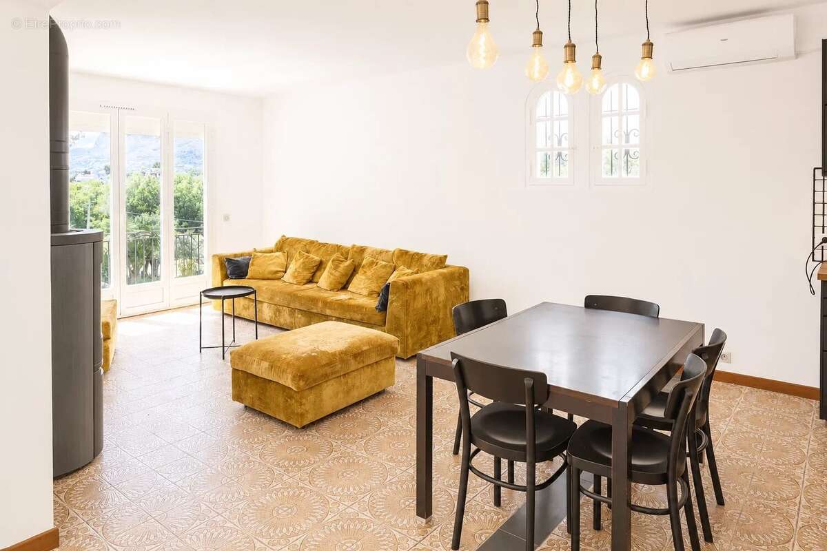 Maison à COLOMARS