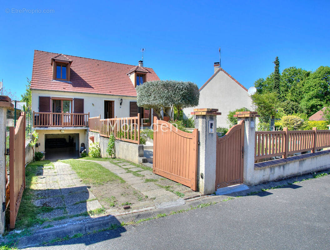 Maison à SAINT-OUEN-L'AUMONE