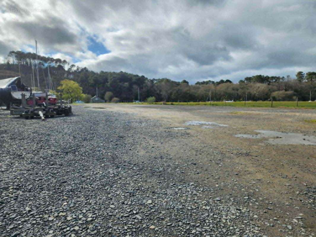 Terrain exceptionnel de 2870 m2 au bord de l’eau – local de + de 30 m2 - Port de Foleux – Fort potentiel touristique et nautique - photo 9