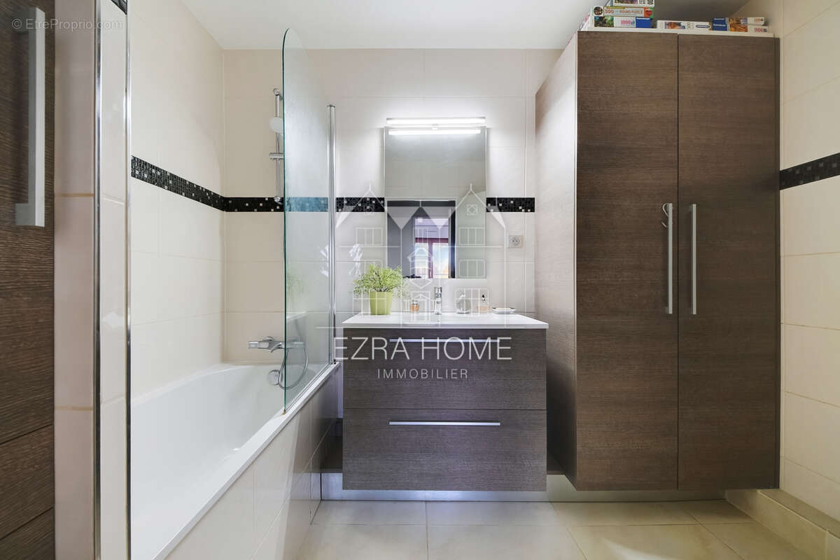 Appartement à ENGHIEN-LES-BAINS