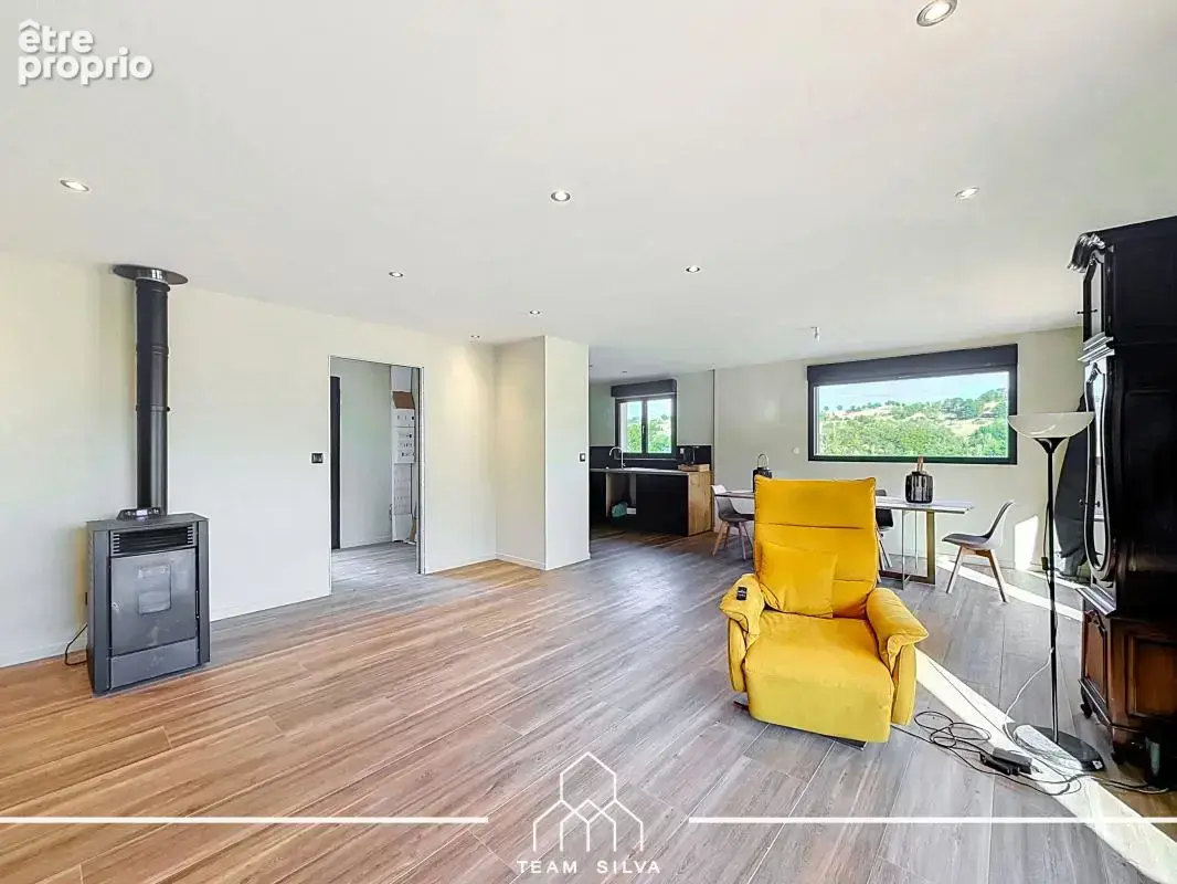 Maison 4 pièces 110 m² à vendre à Chambost-Longessaigne (69770) - photo 4