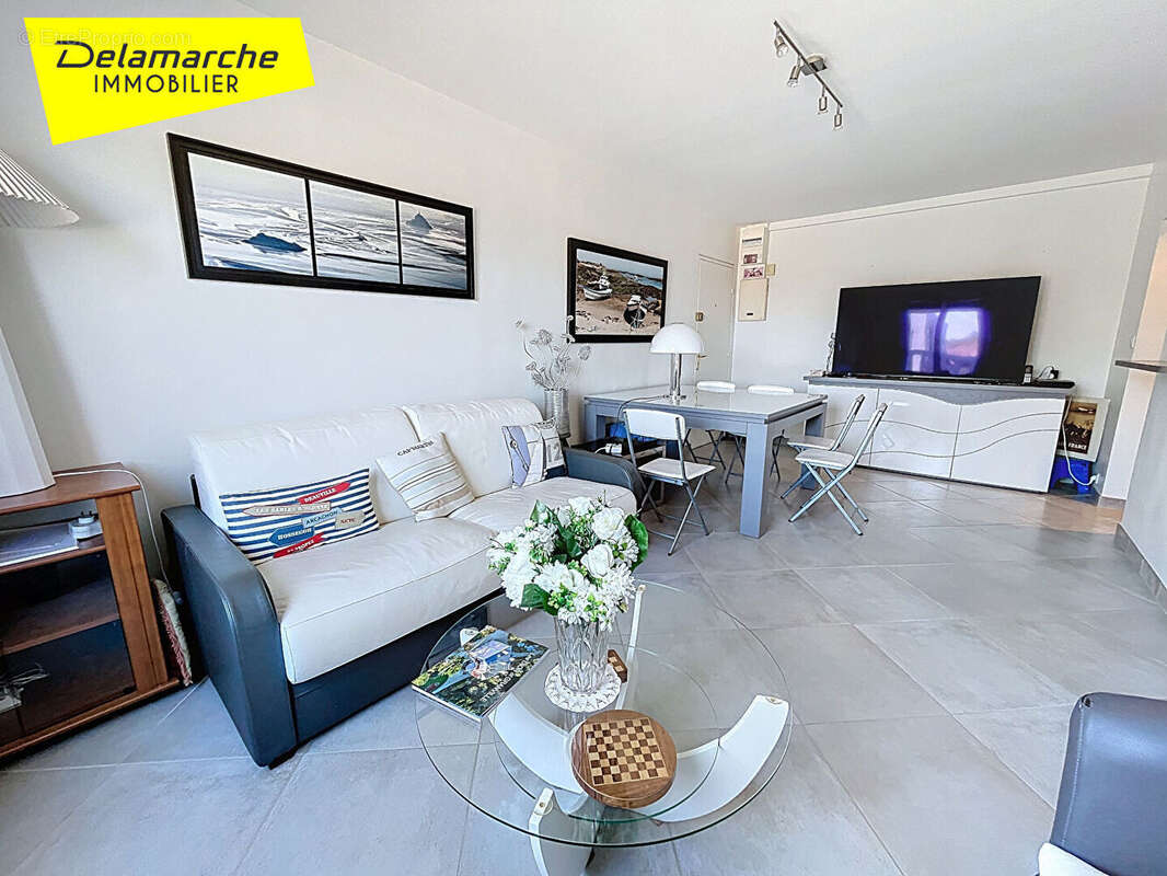 Appartement à DONVILLE-LES-BAINS