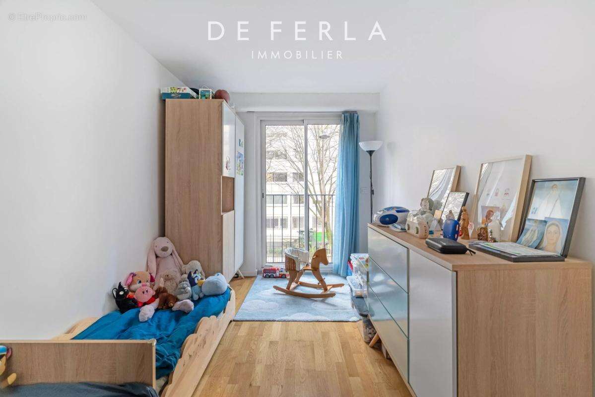 Appartement à PARIS-14E