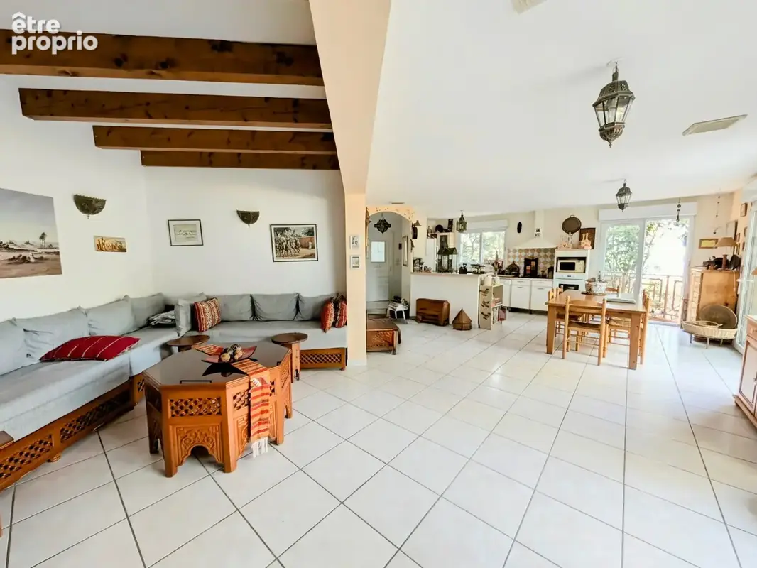 Villa 6 pieces en lisiere de la foret des pierres blanches a sete - photo 1