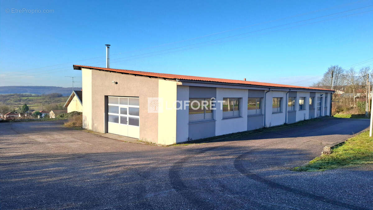 Commerce à FERRIERES