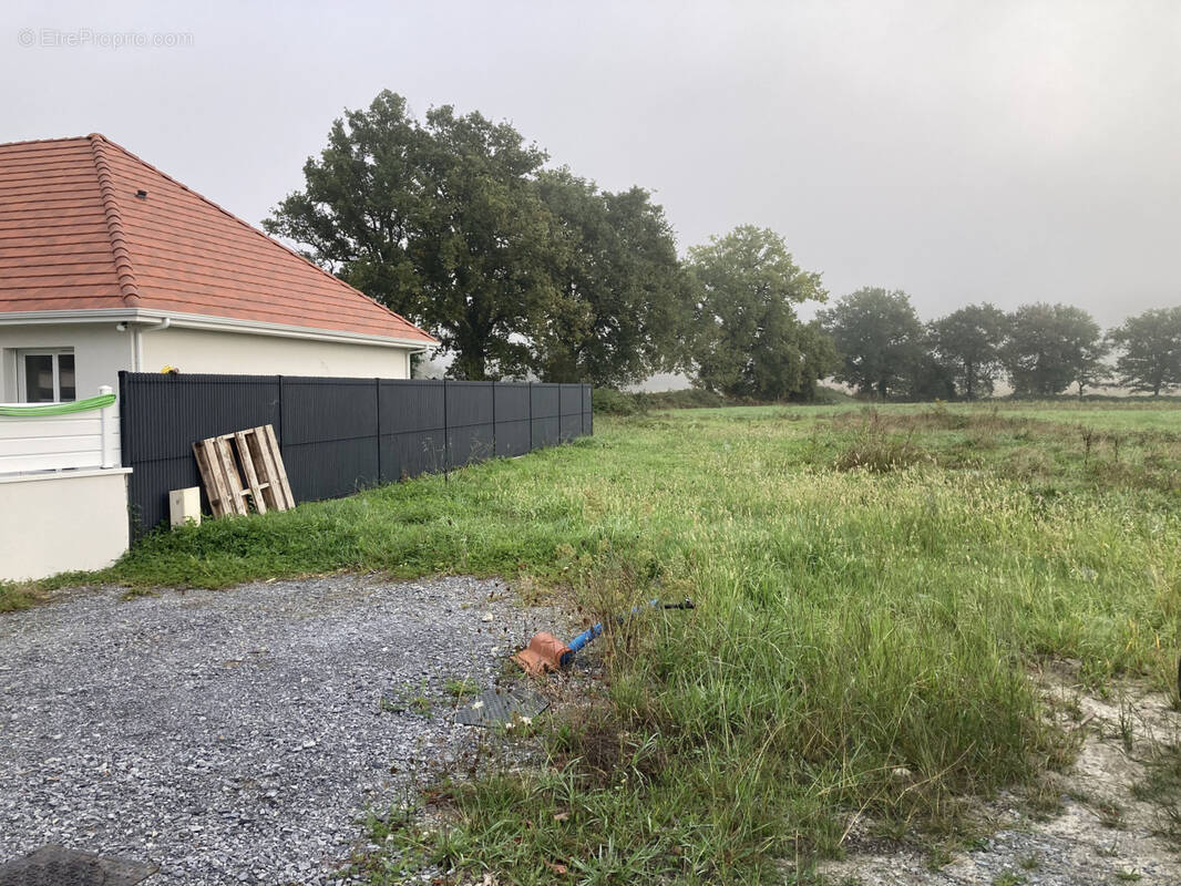 Terrain à AUSSEVIELLE