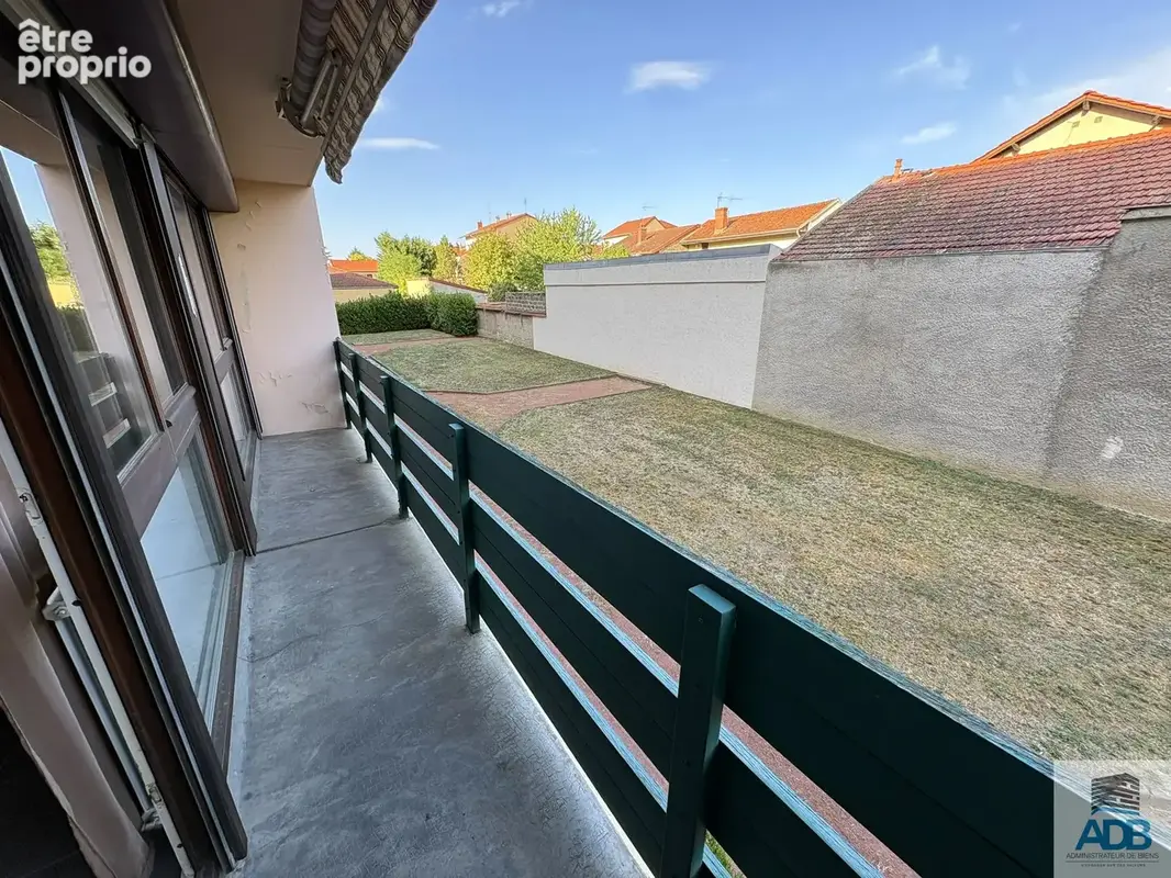 Rue Général Giraud à Roanne proche clinique du Renaison - photo 5