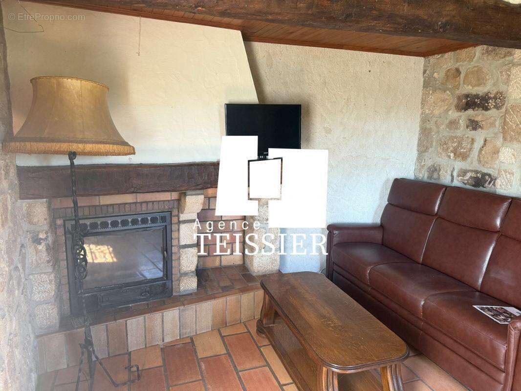 Maison à LES ASSIONS