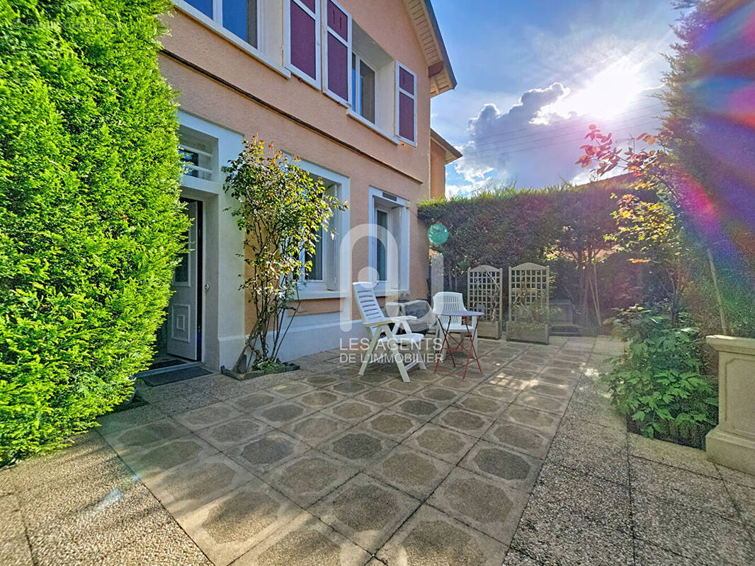 Maison à ASNIERES-SUR-SEINE