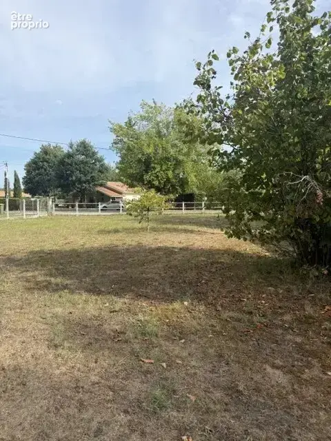 Terrain à SALLES