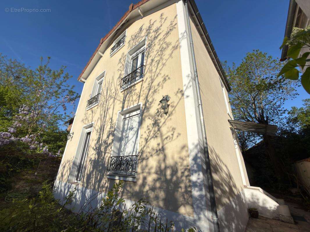 Maison à SAINT-MAUR-DES-FOSSES