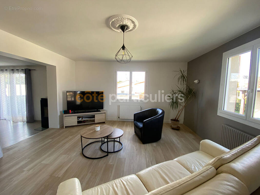 Maison à SAINT-LAURENT-SUR-SEVRE