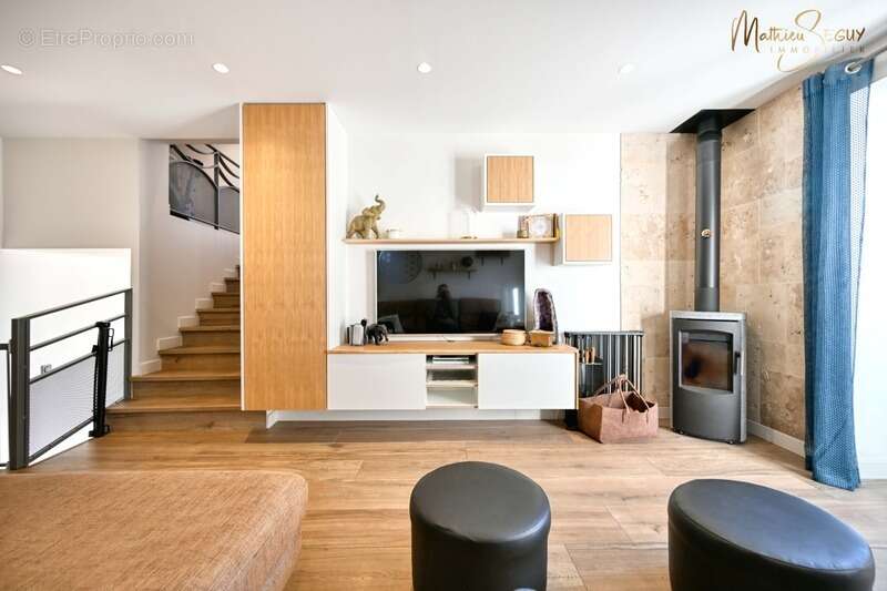 Maison à SAINT-MARTIN-EN-HAUT